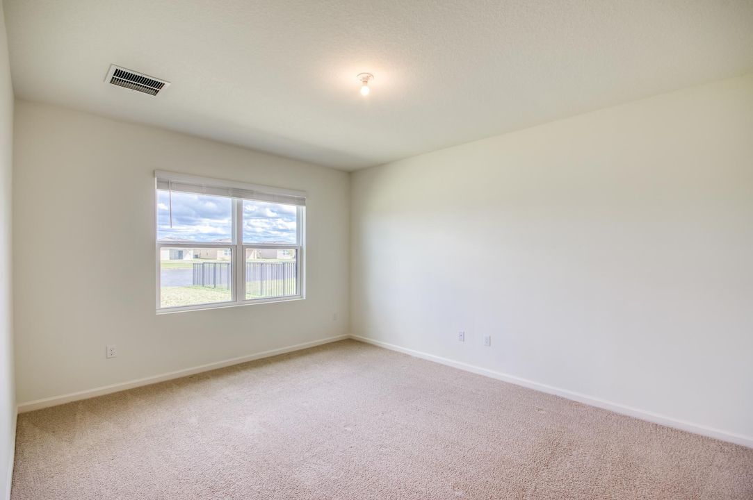 For Rent: $3,000 (4 beds, 2 baths, 1828 Square Feet)