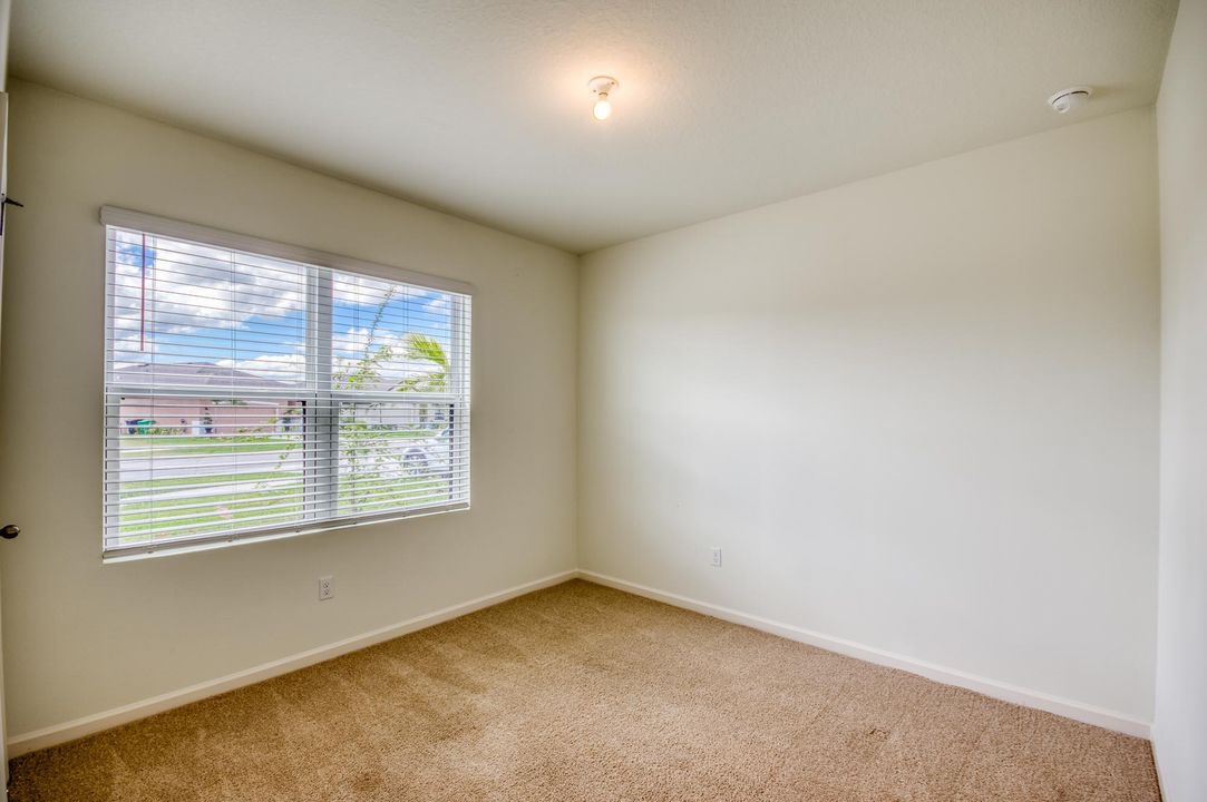 For Rent: $3,000 (4 beds, 2 baths, 1828 Square Feet)