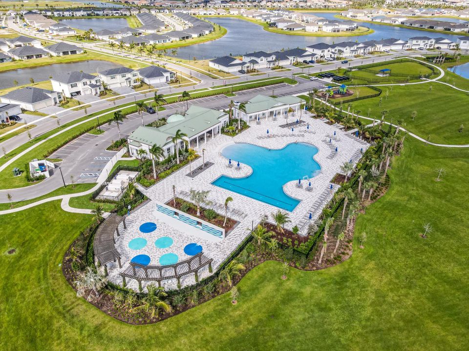 For Rent: $3,000 (4 beds, 2 baths, 1828 Square Feet)