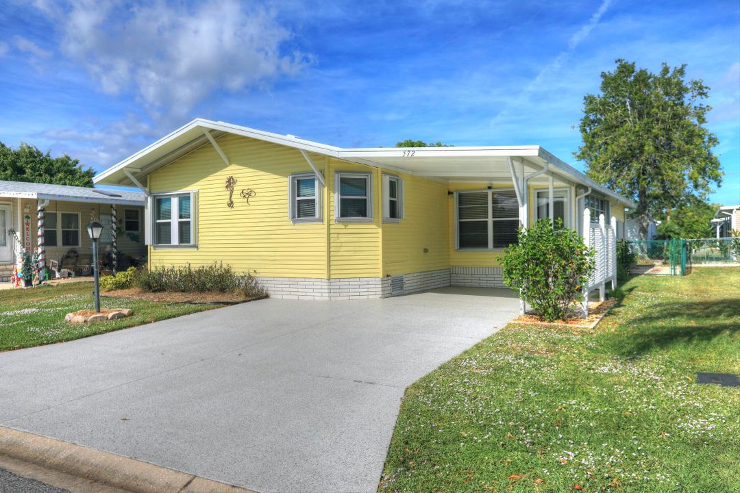 For Sale: $219,000 (2 beds, 2 baths, 1316 Square Feet)