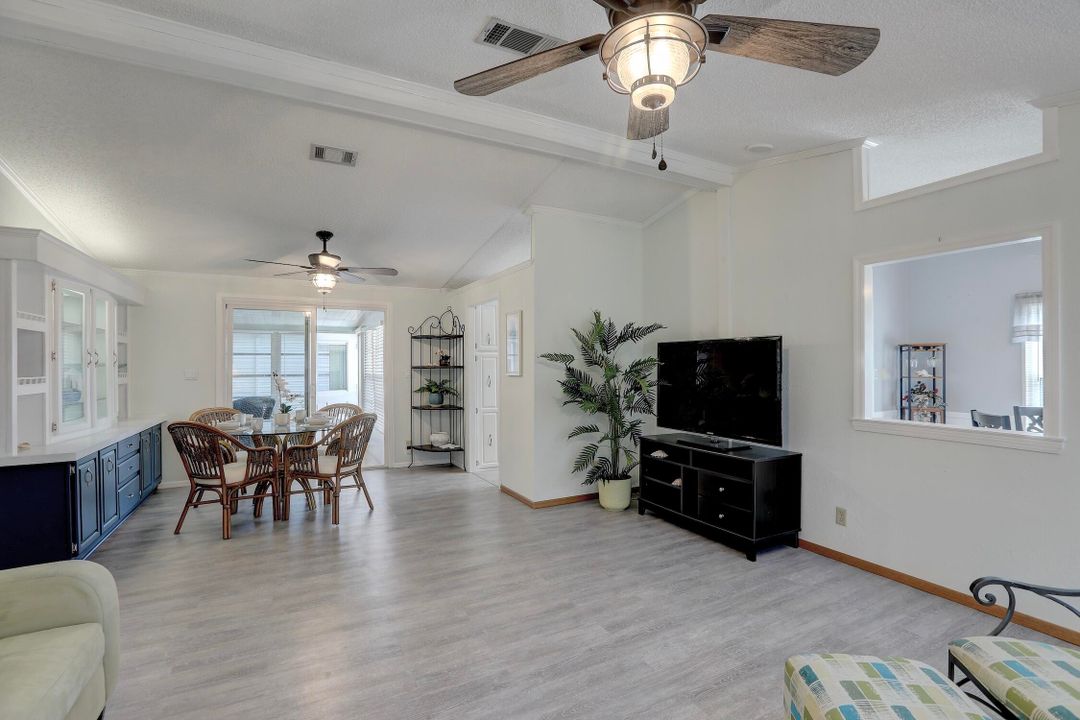 For Sale: $219,000 (2 beds, 2 baths, 1316 Square Feet)