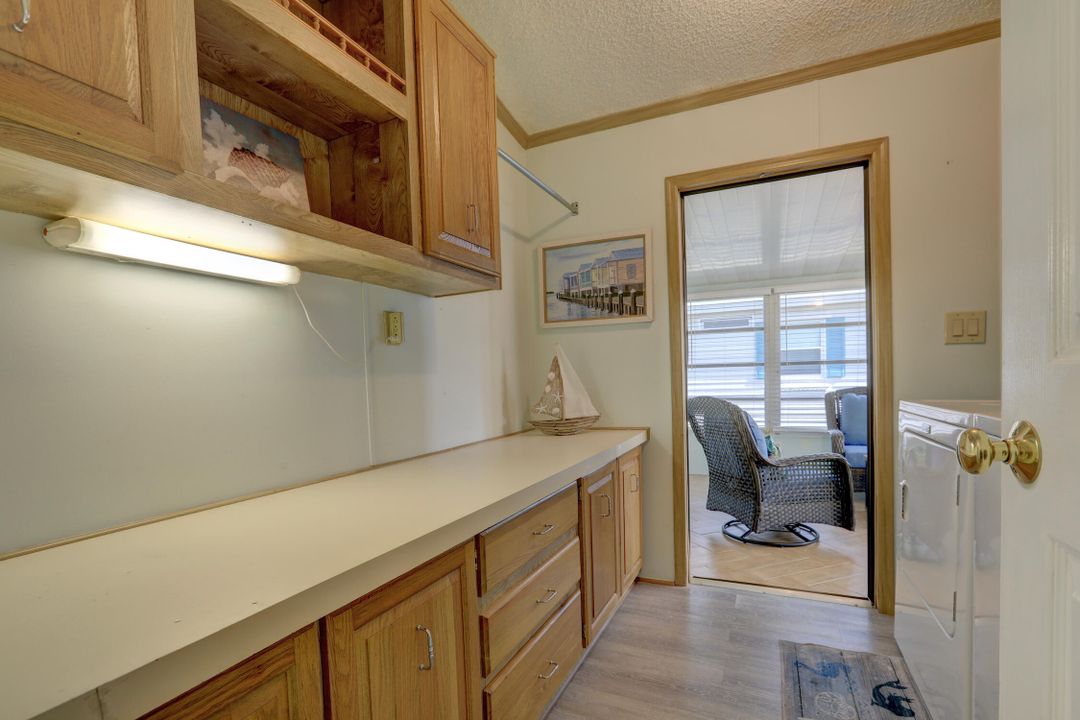 For Sale: $219,000 (2 beds, 2 baths, 1316 Square Feet)