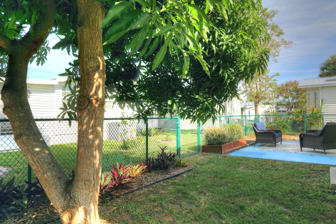 For Sale: $219,000 (2 beds, 2 baths, 1316 Square Feet)