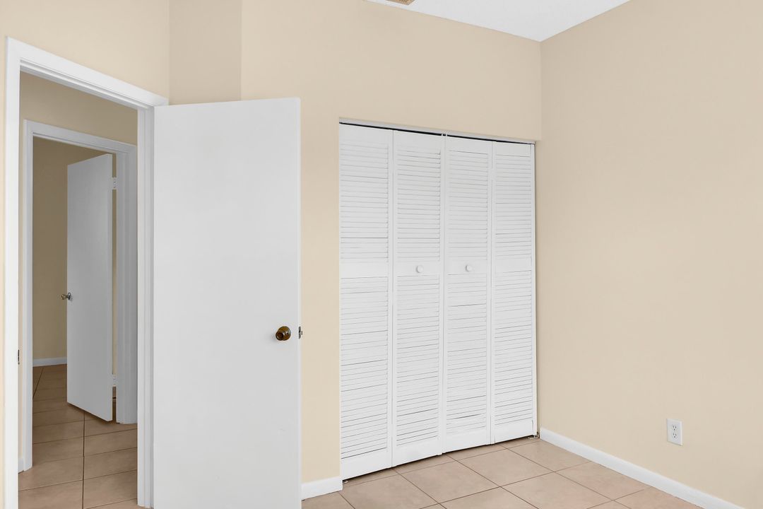 For Sale: $259,000 (3 beds, 2 baths, 974 Square Feet)