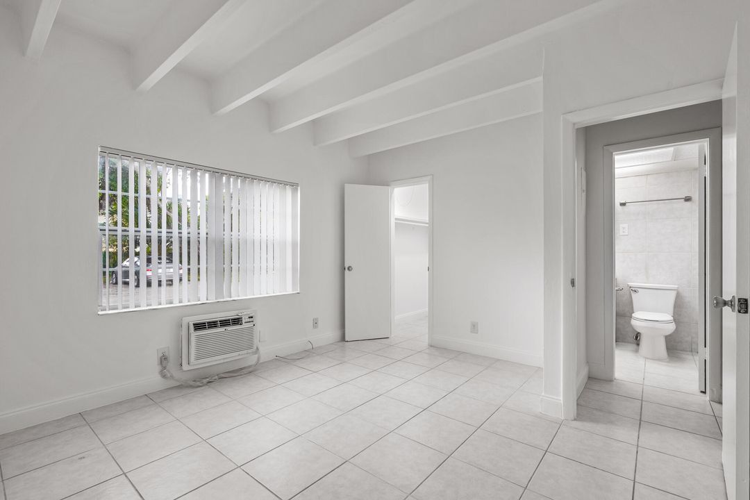 For Rent: $1,695 (1 beds, 1 baths, 725 Square Feet)