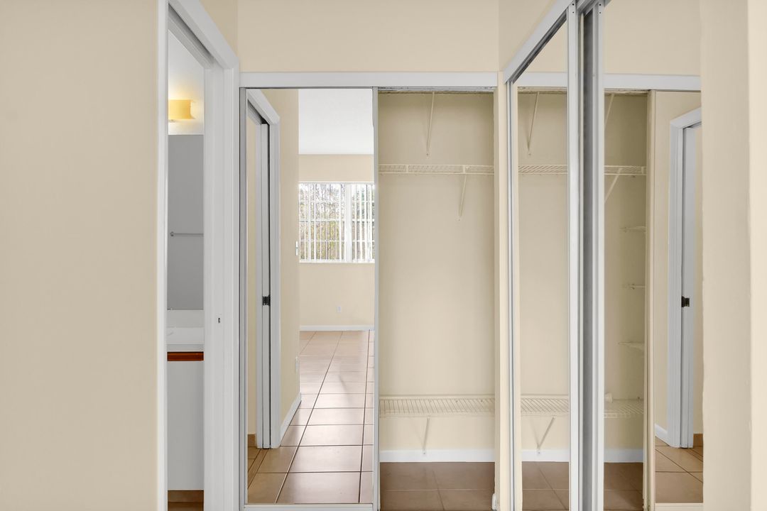 For Sale: $259,000 (3 beds, 2 baths, 974 Square Feet)