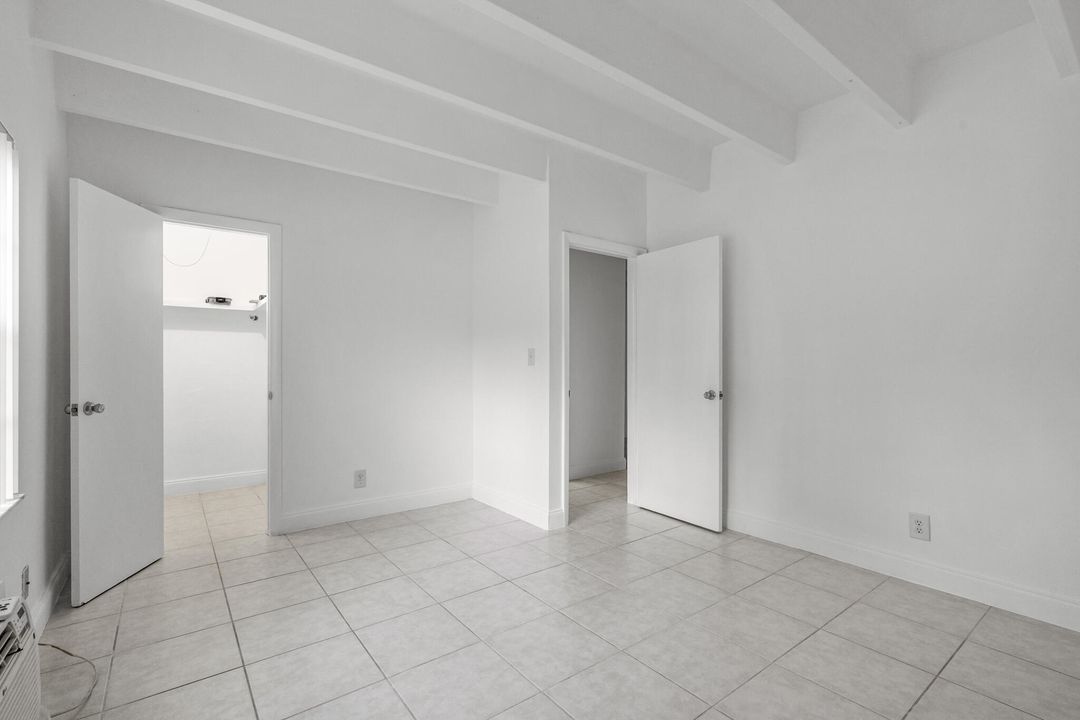 For Rent: $1,695 (1 beds, 1 baths, 725 Square Feet)