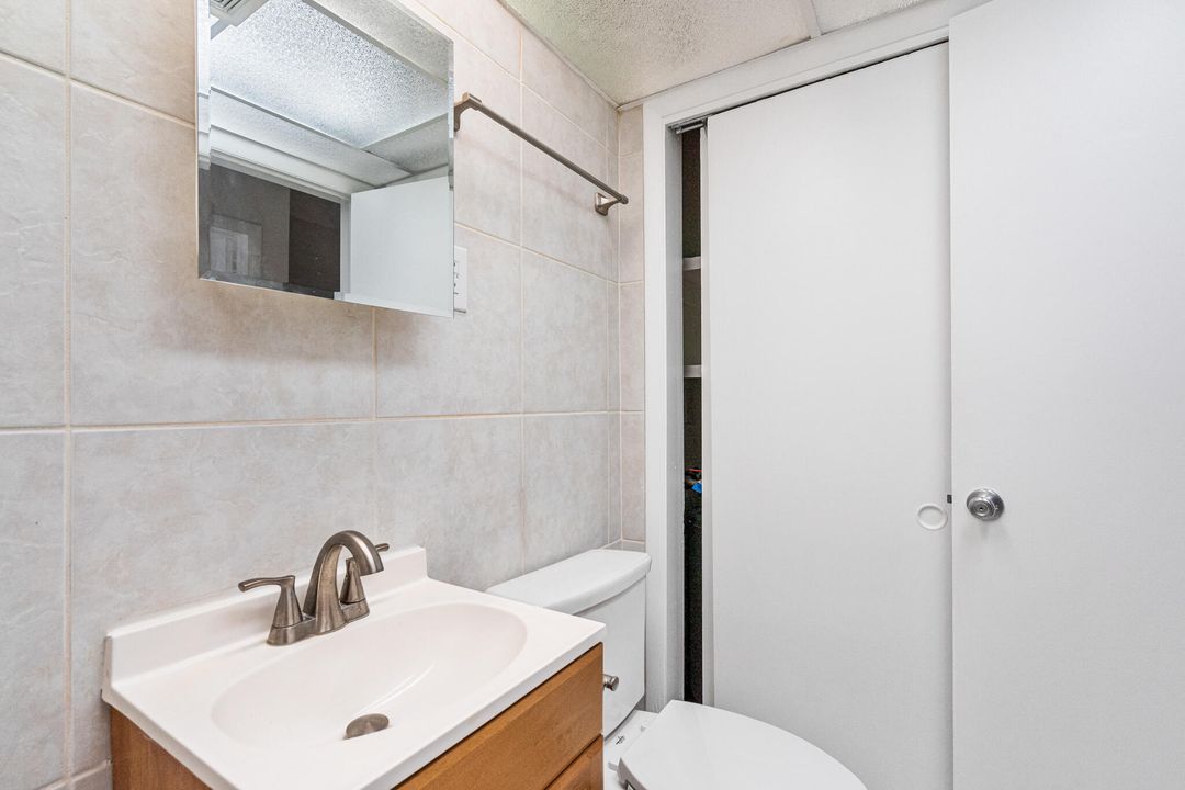 For Rent: $1,695 (1 beds, 1 baths, 725 Square Feet)