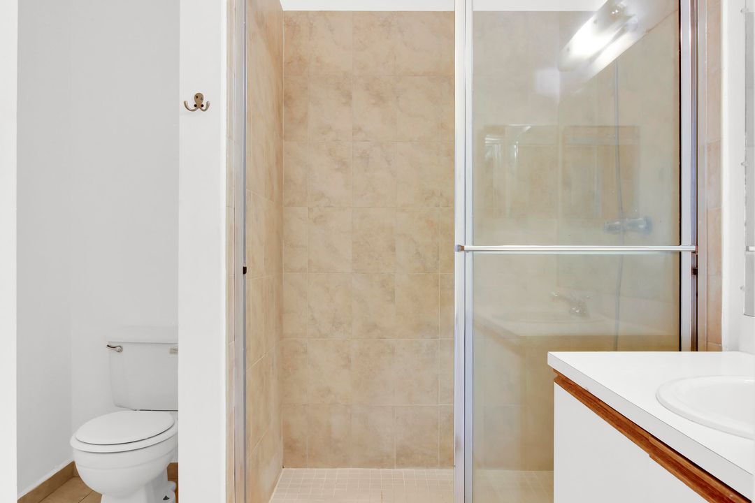 For Sale: $259,000 (3 beds, 2 baths, 974 Square Feet)