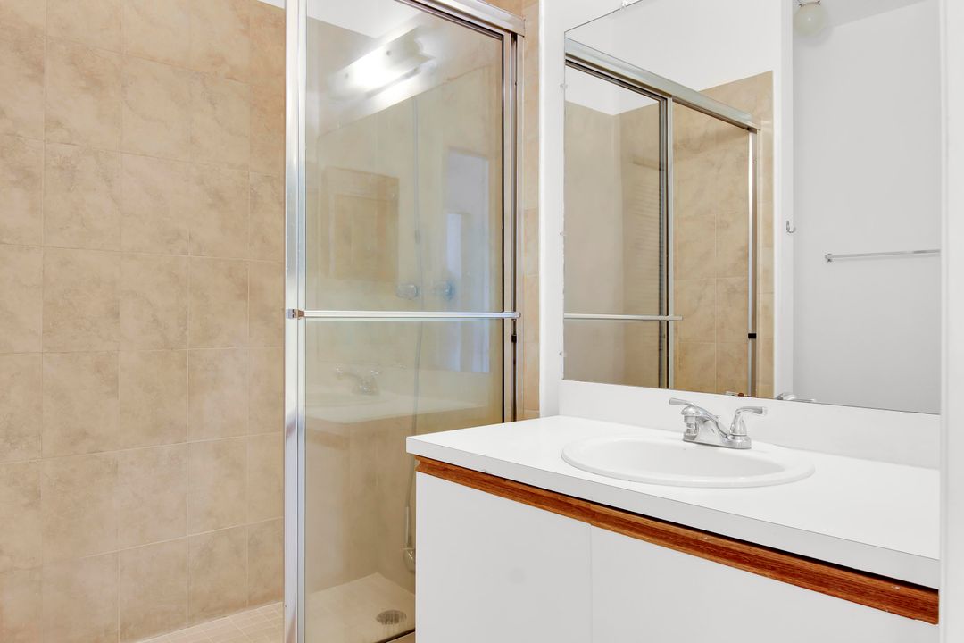 For Sale: $259,000 (3 beds, 2 baths, 974 Square Feet)