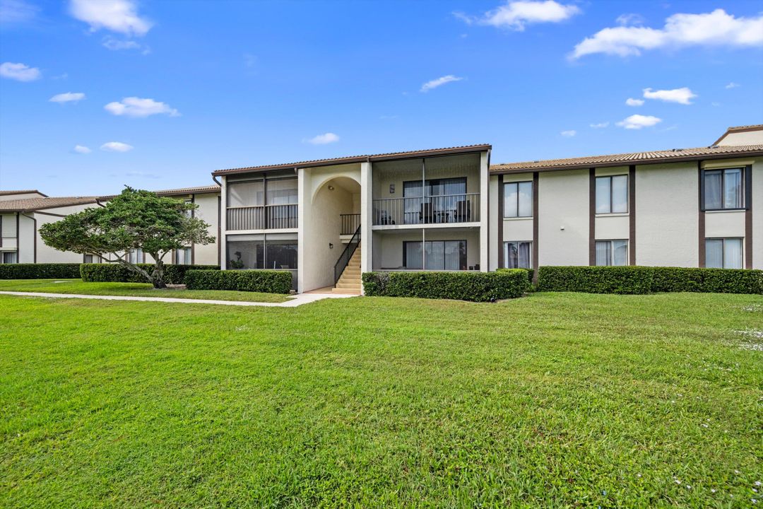 For Sale: $259,900 (3 beds, 2 baths, 1468 Square Feet)