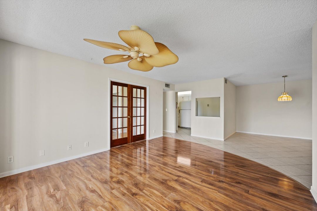 For Sale: $259,900 (3 beds, 2 baths, 1468 Square Feet)