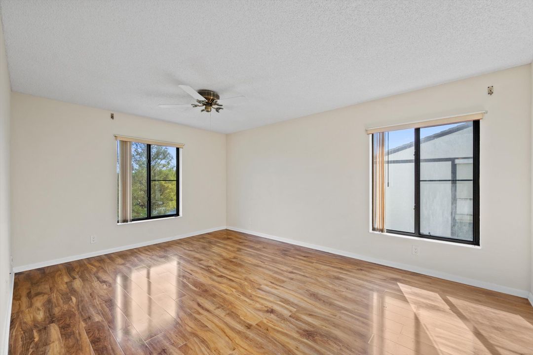 For Sale: $259,900 (3 beds, 2 baths, 1468 Square Feet)