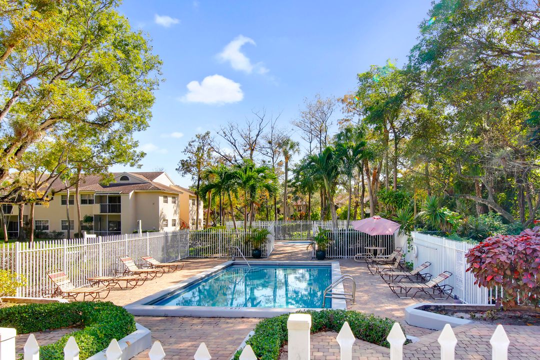 For Sale: $259,000 (3 beds, 2 baths, 974 Square Feet)