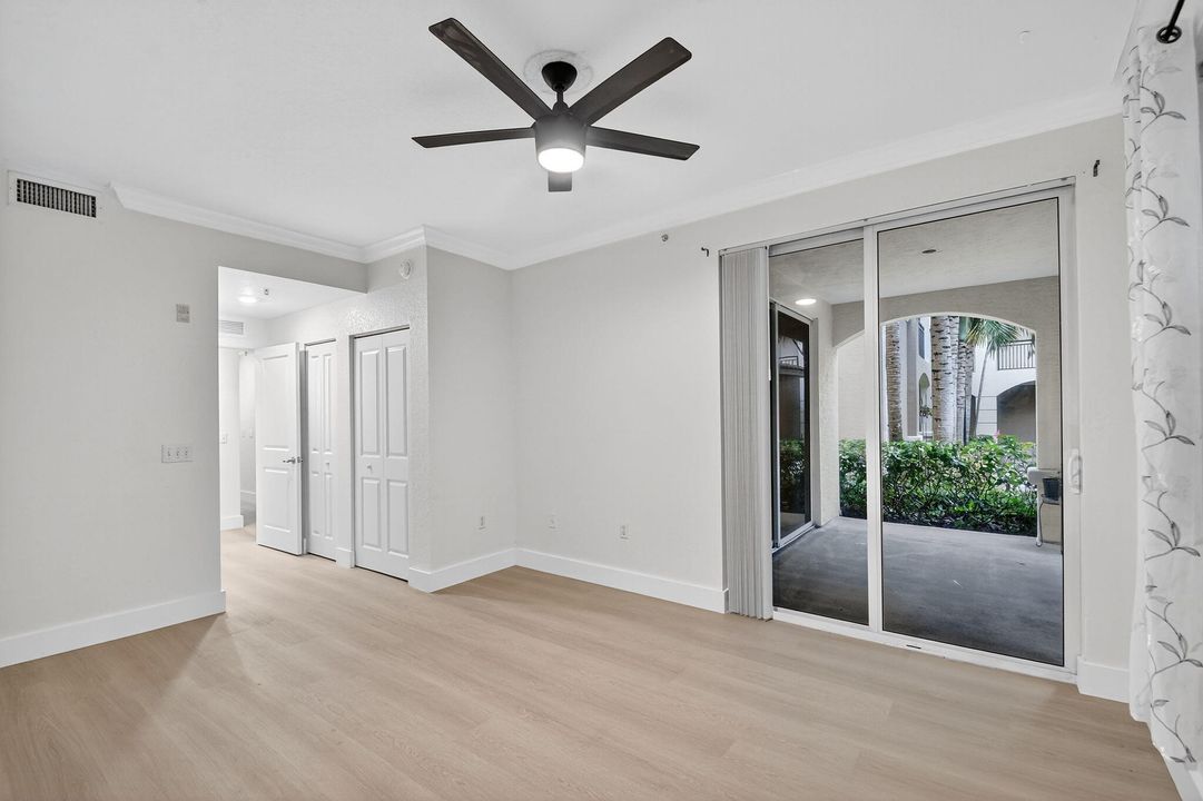 For Rent: $1,950 (1 beds, 1 baths, 744 Square Feet)