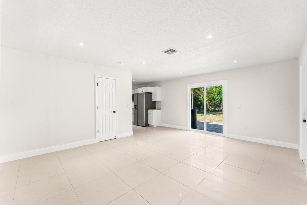 For Sale: $549,000 (3 beds, 3 baths, 1732 Square Feet)