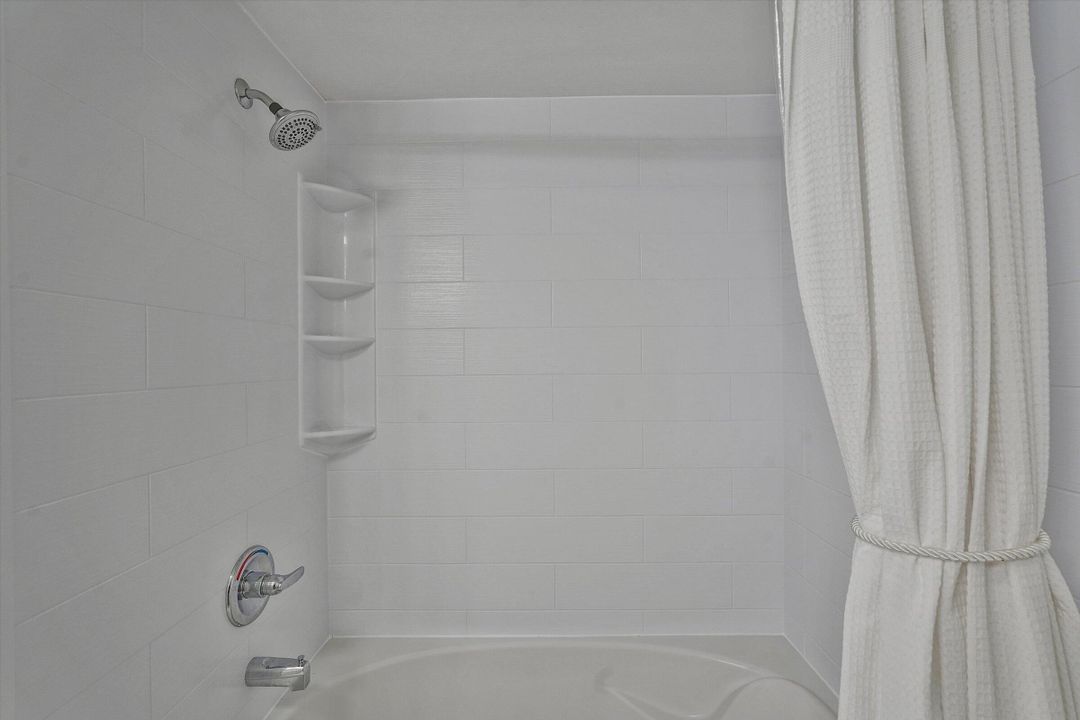 For Sale: $625,000 (2 beds, 2 baths, 1144 Square Feet)