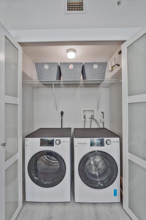 For Sale: $625,000 (2 beds, 2 baths, 1144 Square Feet)