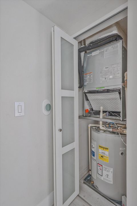 For Sale: $625,000 (2 beds, 2 baths, 1144 Square Feet)