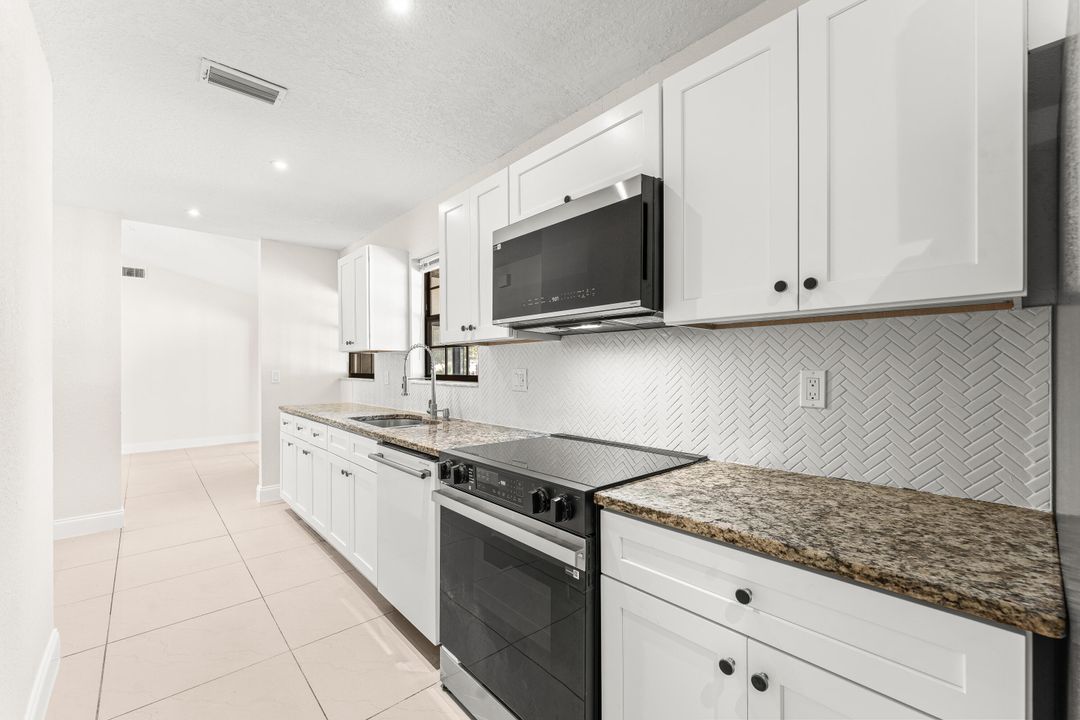 For Sale: $549,000 (3 beds, 3 baths, 1732 Square Feet)