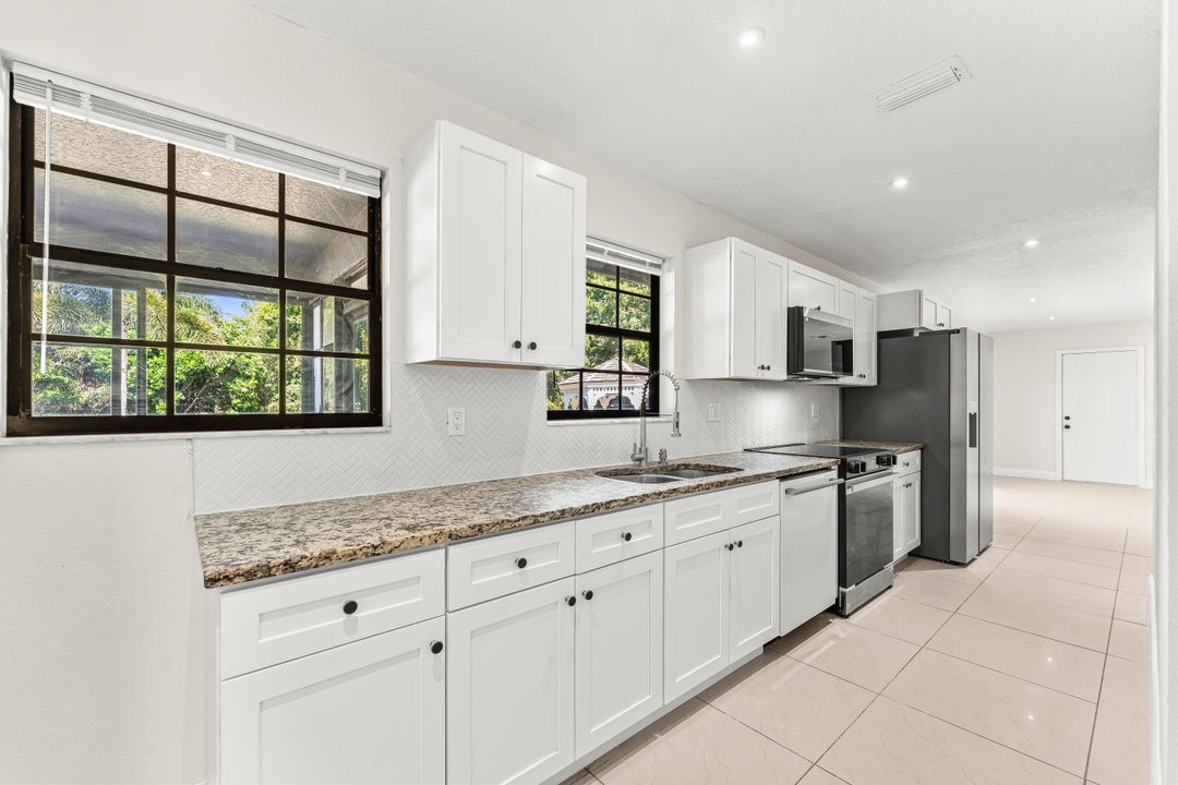 For Sale: $549,000 (3 beds, 3 baths, 1732 Square Feet)