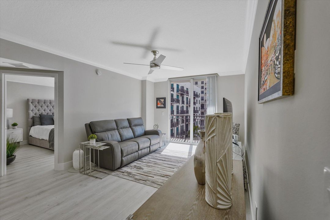 For Sale: $625,000 (2 beds, 2 baths, 1144 Square Feet)