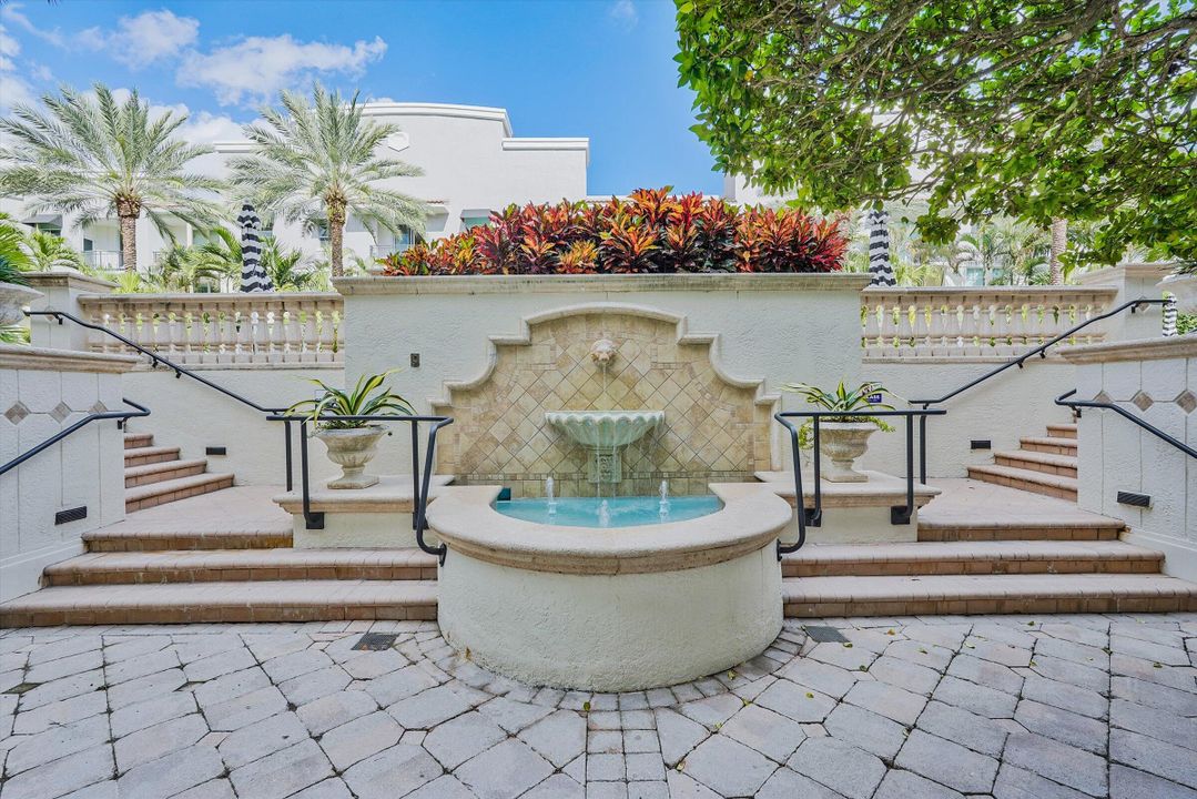 For Sale: $625,000 (2 beds, 2 baths, 1144 Square Feet)