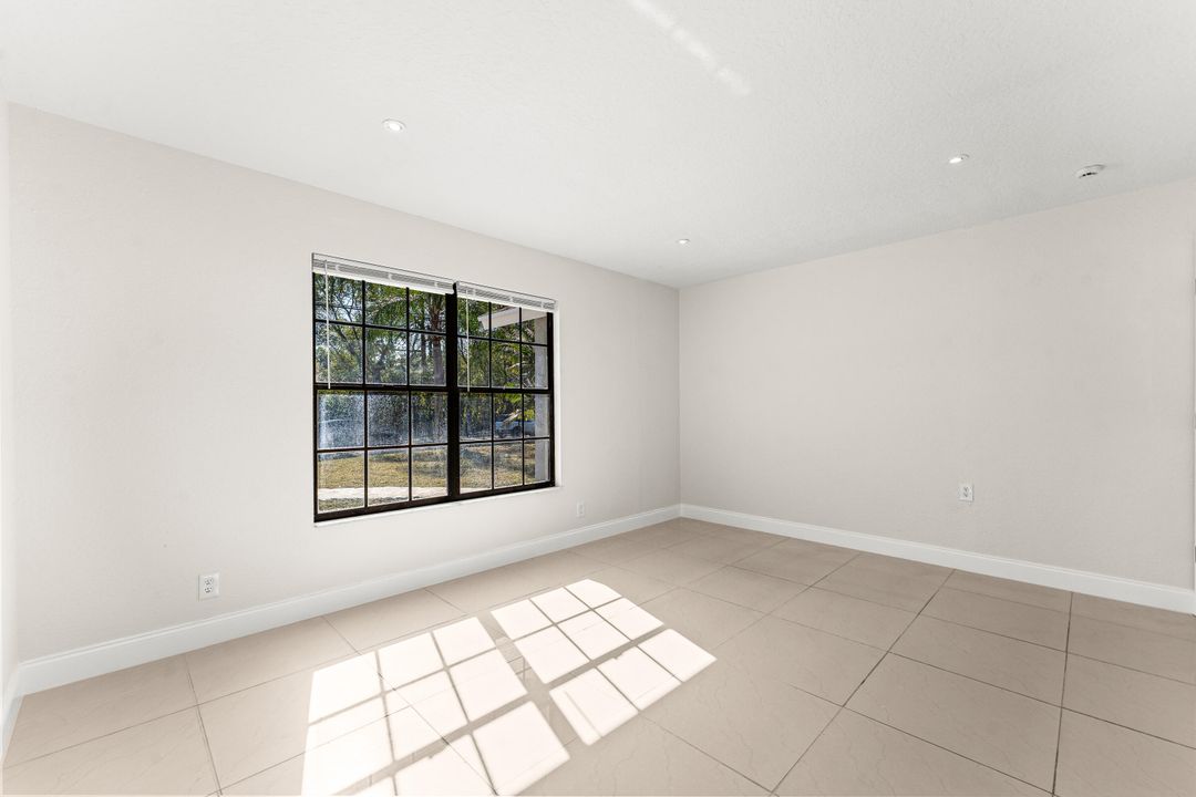 For Sale: $549,000 (3 beds, 3 baths, 1732 Square Feet)