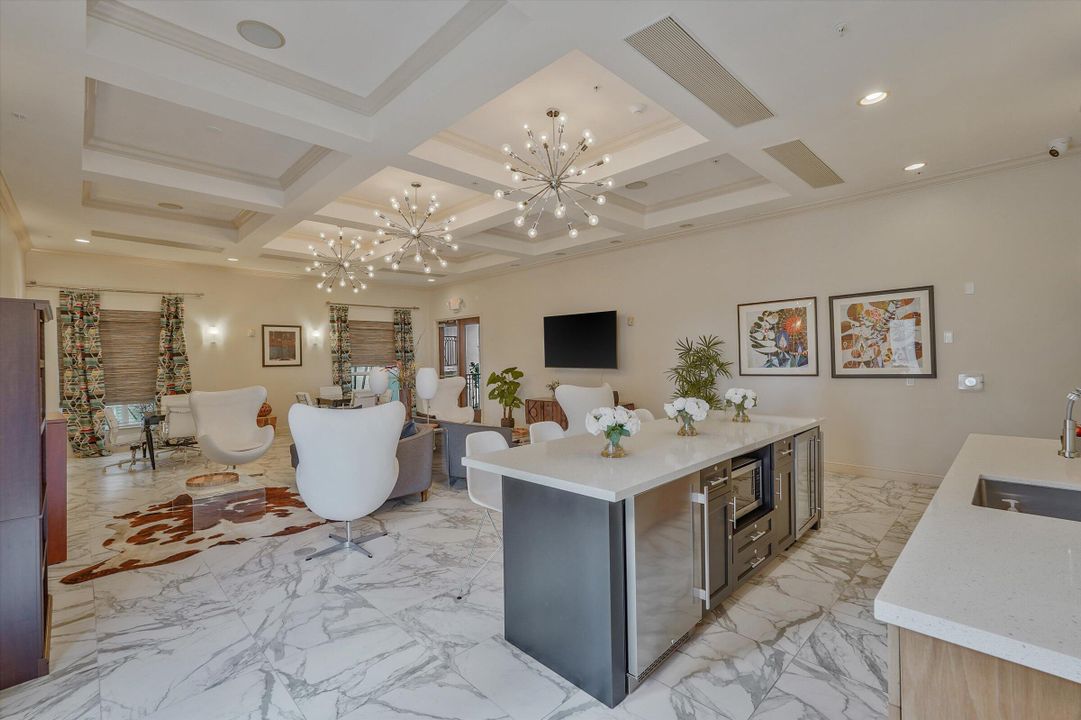 For Sale: $625,000 (2 beds, 2 baths, 1144 Square Feet)