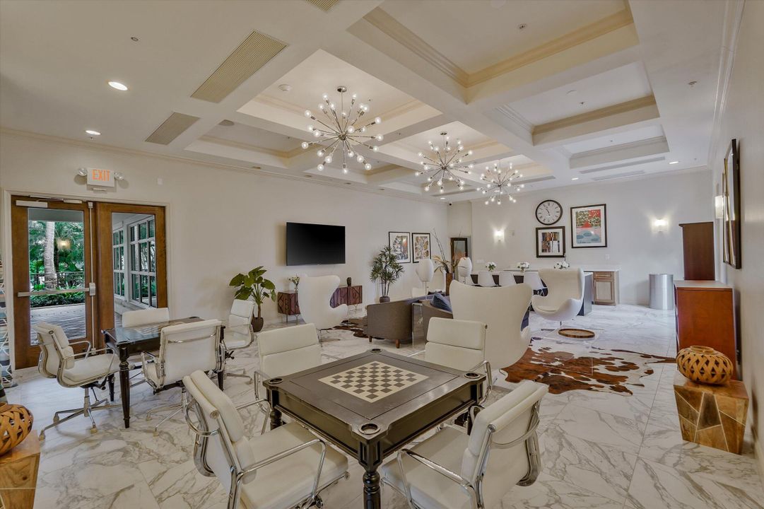 For Sale: $625,000 (2 beds, 2 baths, 1144 Square Feet)