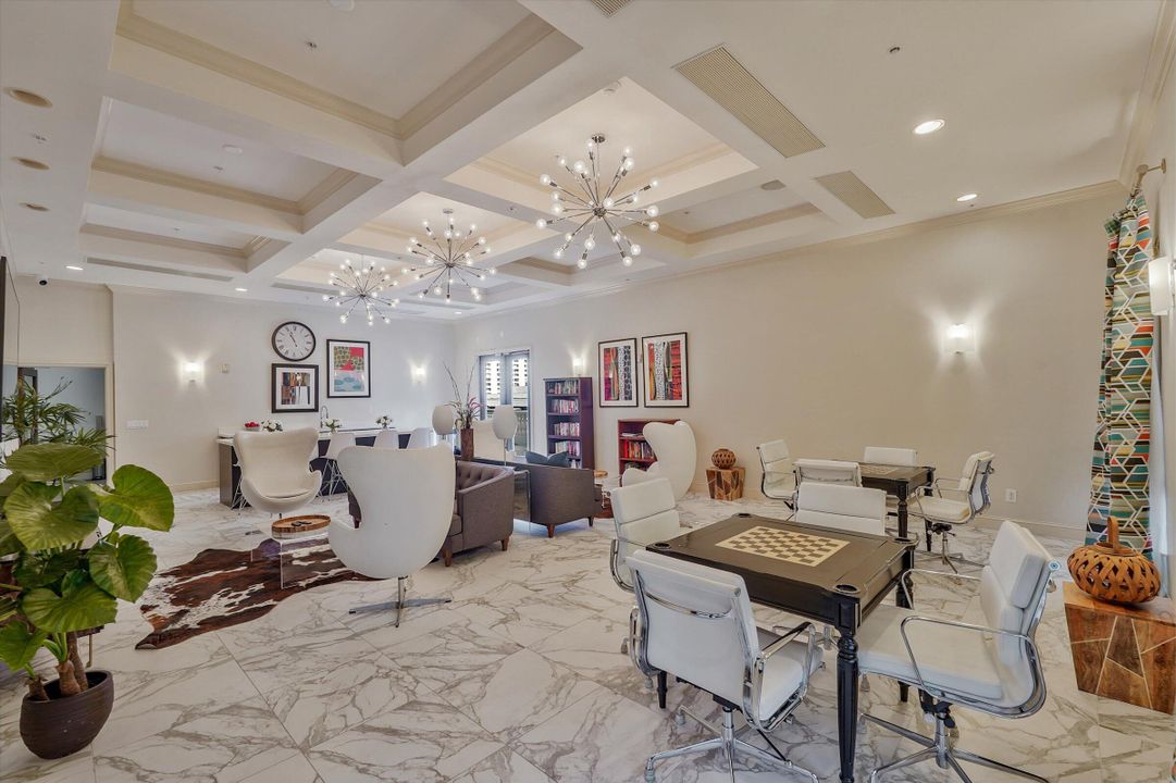 For Sale: $625,000 (2 beds, 2 baths, 1144 Square Feet)