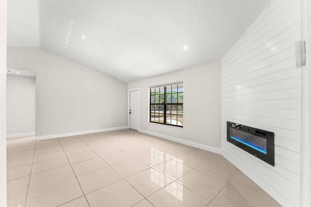 For Sale: $549,000 (3 beds, 3 baths, 1732 Square Feet)