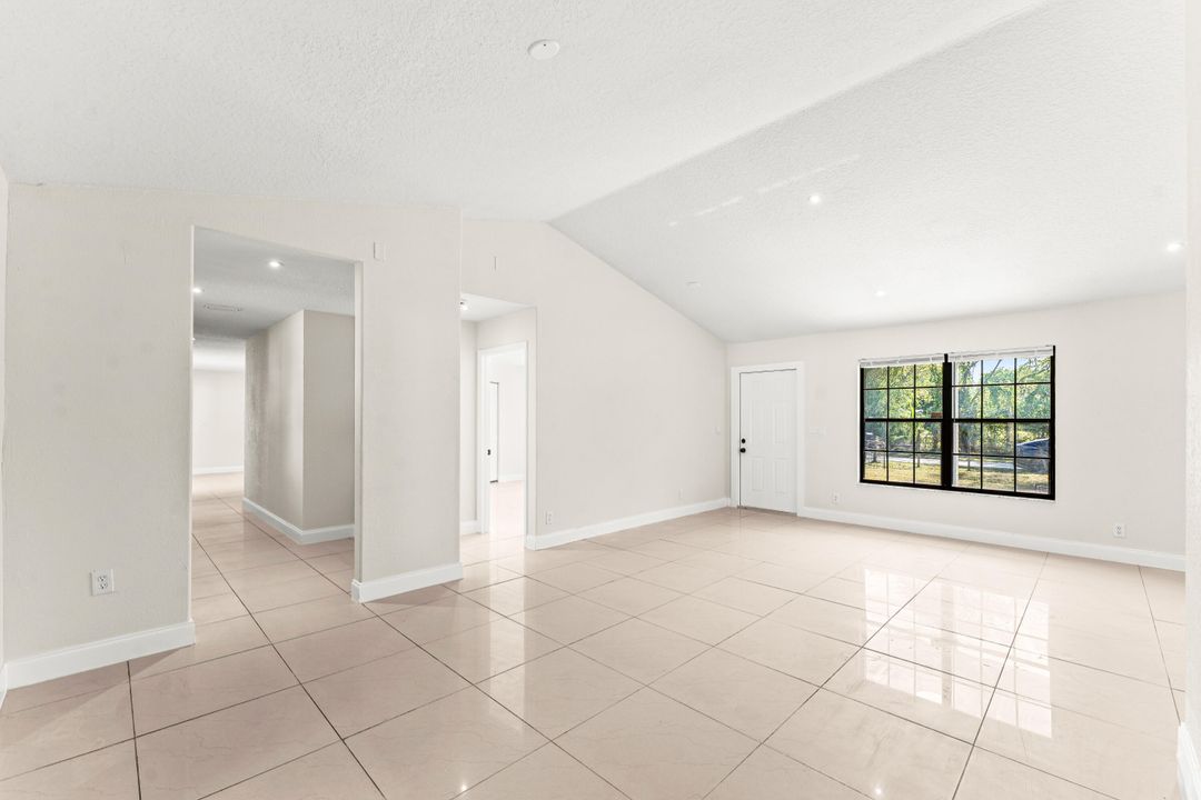 For Sale: $549,000 (3 beds, 3 baths, 1732 Square Feet)