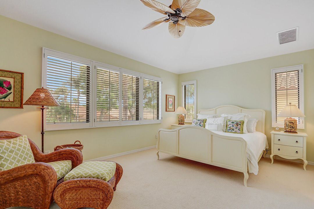 合同活跃: $2,100,000 (5 贝兹, 6 浴室, 3512 平方英尺)