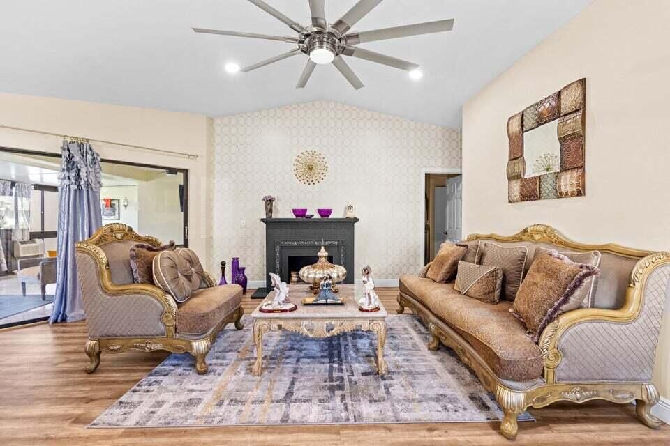 For Rent: $2,000 (2 beds, 2 baths, 1225 Square Feet)