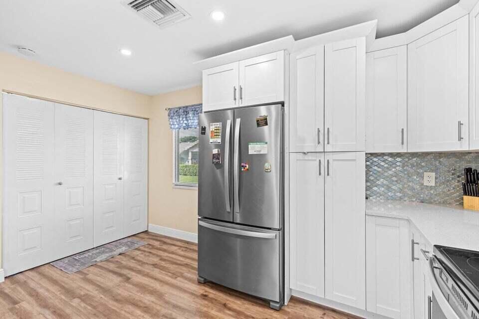 For Rent: $2,000 (2 beds, 2 baths, 1225 Square Feet)