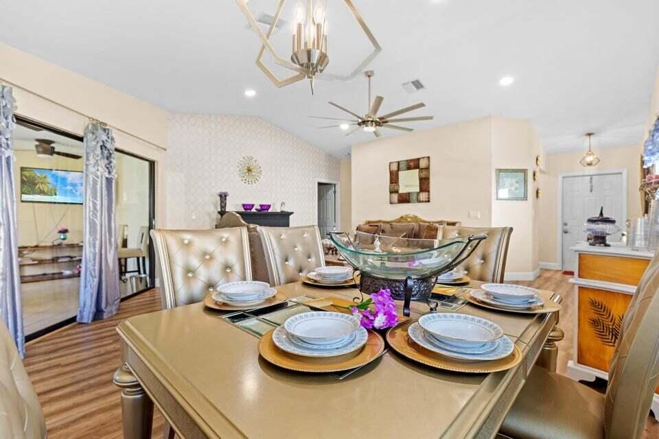 For Rent: $2,000 (2 beds, 2 baths, 1225 Square Feet)