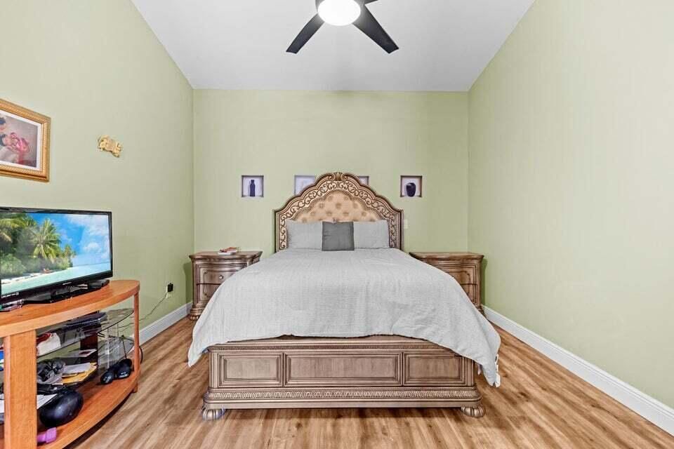 For Rent: $2,000 (2 beds, 2 baths, 1225 Square Feet)