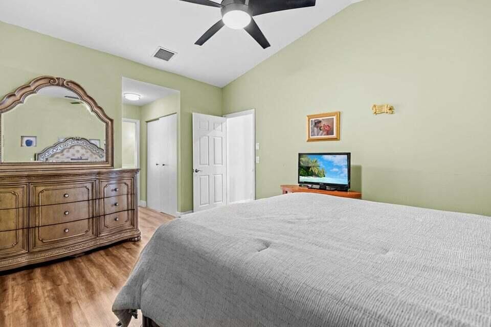 For Rent: $2,000 (2 beds, 2 baths, 1225 Square Feet)