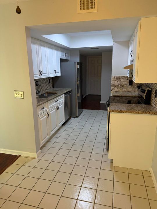 В аренду: $2,600 (2 спален, 2 ванн, 1222 Квадратных фут)