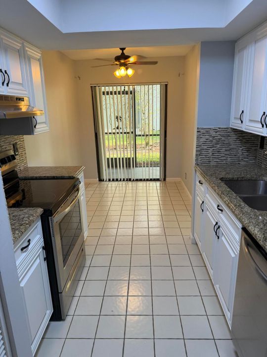 В аренду: $2,600 (2 спален, 2 ванн, 1222 Квадратных фут)