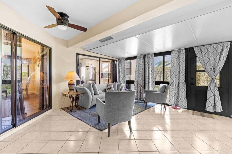 For Rent: $2,000 (2 beds, 2 baths, 1225 Square Feet)