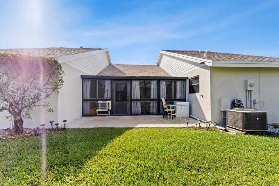 For Rent: $2,000 (2 beds, 2 baths, 1225 Square Feet)