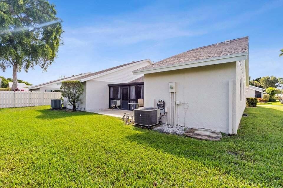 For Rent: $2,000 (2 beds, 2 baths, 1225 Square Feet)