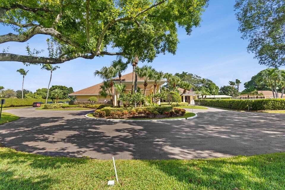 For Rent: $2,000 (2 beds, 2 baths, 1225 Square Feet)