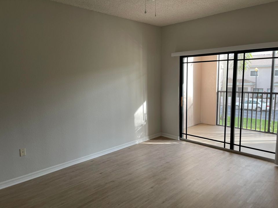 En Venta: $349,000 (2 camas, 2 baños, 1092 Pies cuadrados)