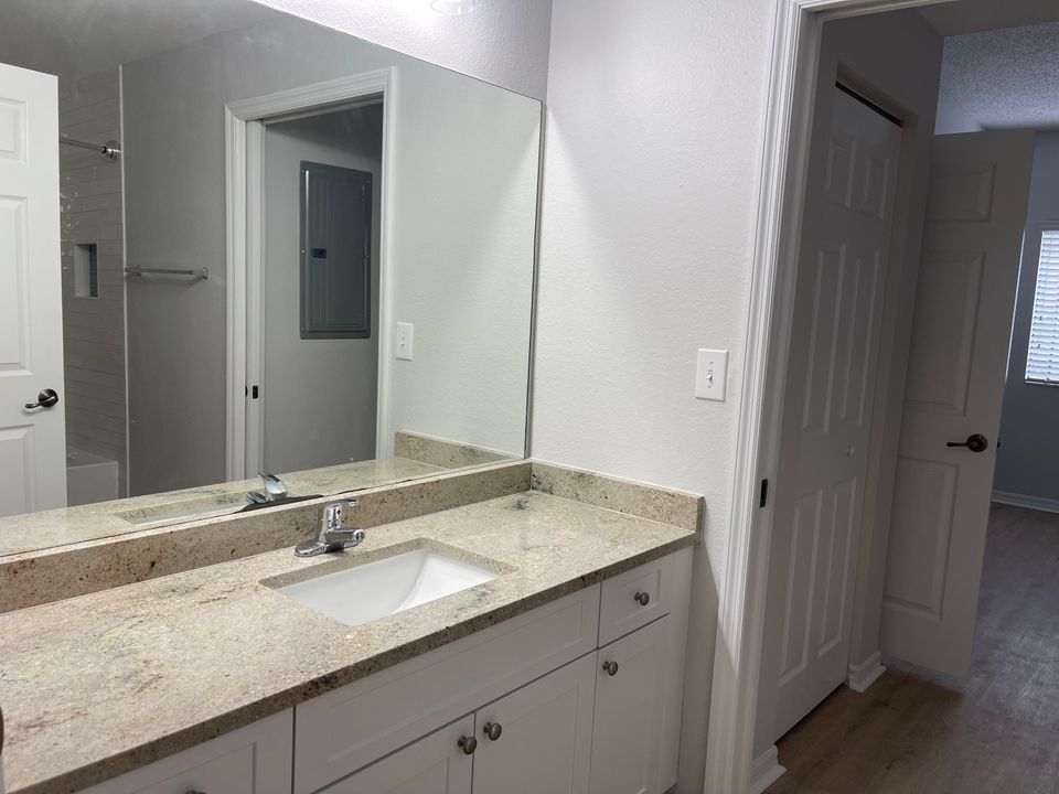 En Venta: $349,000 (2 camas, 2 baños, 1092 Pies cuadrados)