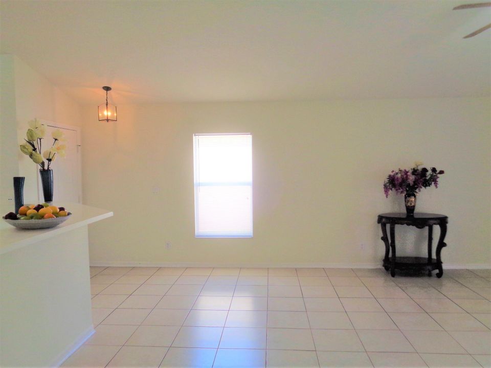 В аренду: $2,150 (3 спален, 2 ванн, 1310 Квадратных фут)