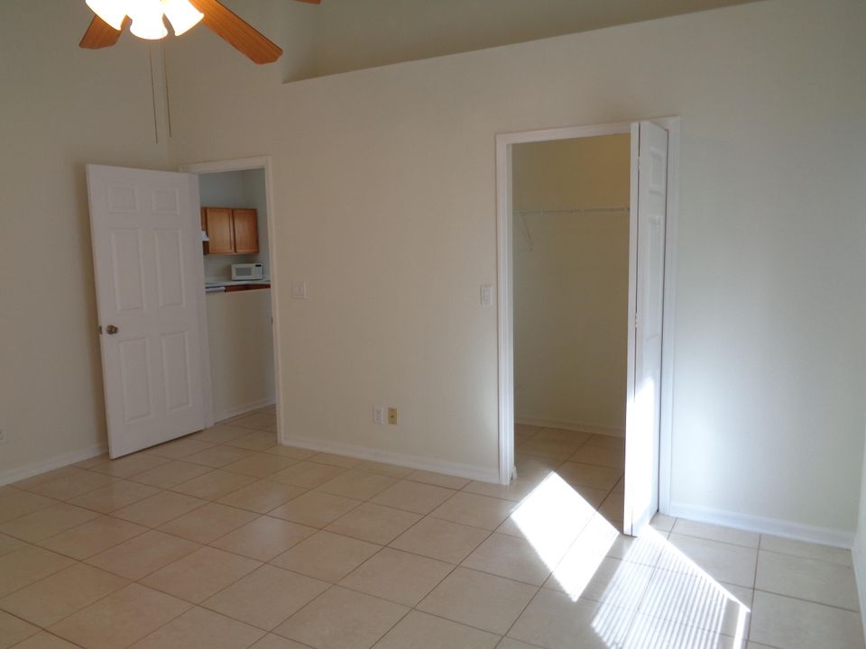 В аренду: $2,150 (3 спален, 2 ванн, 1310 Квадратных фут)