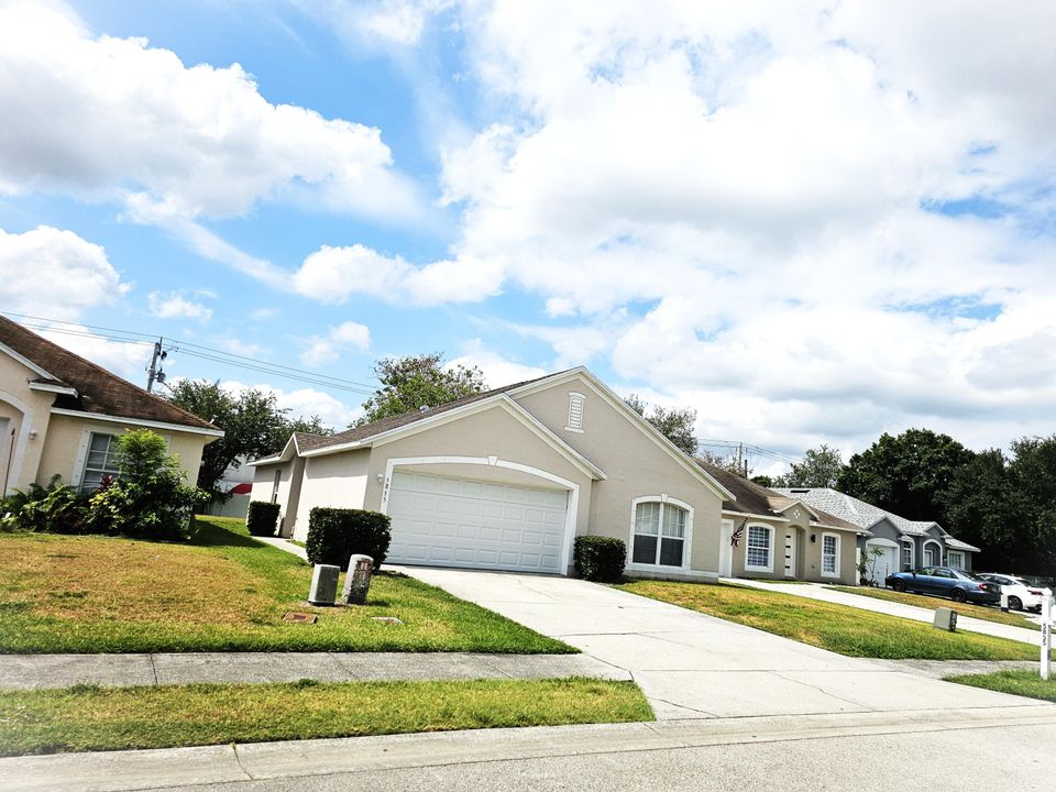 В аренду: $2,150 (3 спален, 2 ванн, 1310 Квадратных фут)